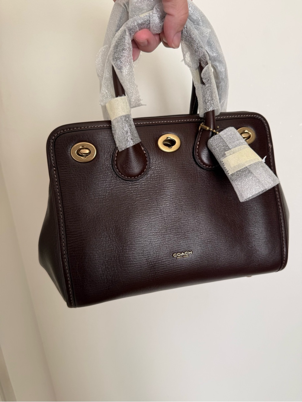 NWT Coach Turnlock Tote 22 MAPLE